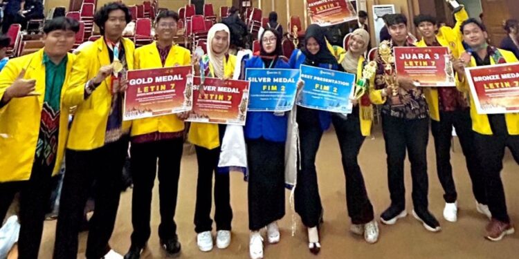 MAHASISWI ASAL HSS RAIH PRESTASI NASIONAL DI LOMBA INOVASI ESSAY