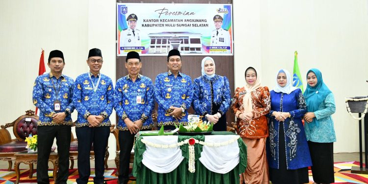 LAUNCHING BERAS SEJAHTERA DAN BPJS KETENAGAKERJAAN, WARNAI PERESMIAN KANTOR KECAMATAN ANGKINANG
