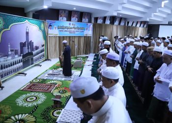 SATU TAHUN KEPEMIMPINAN, BUPATI DAN WAKIL BUPATI HSS GELAR SHOLAT HAJAT DAN DOA BERSAMA