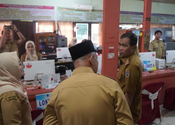 BUPATI HSS TINJAU SEJUMLAH ASET DAERAH UNTUK PENATAAN PERKANTORAN