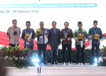 PEMKAB HULU SUNGAI SELATAN RAIH PENGHARGAAN KABUPATEN MENUJU BERSIH PADA RAKORNAS HPSN 2026