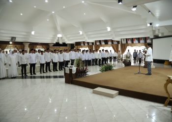 BUPATI HSS KUKUHKAN TIM PAKAR, LANTIK PIMPINAN BAZNAS DAN UP3, PERKUAT KELEMBAGAAN DAERAH