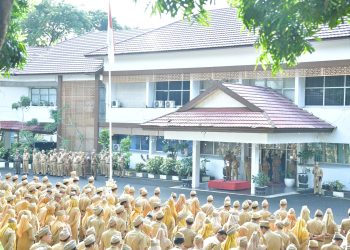 AWAL MARET JADI MOMENTUM PENGUATAN KINERJA, BUPATI HSS TEGASKAN DISIPLIN DAN INTEGRITAS ASN