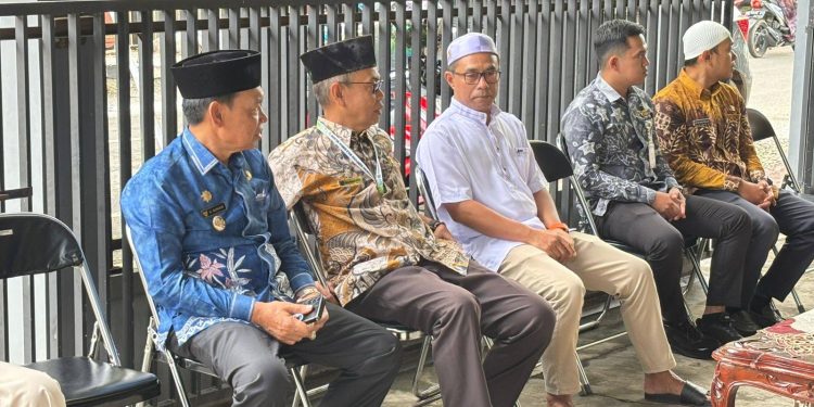 WABUP HSS HADIR DI TENGAH DUKA, MELAYAT KE RUMAH DUKA H. ABDUSSALAM BIN ABDUL AZIZ