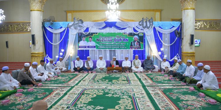 PERINGATAN NUZULUL QUR’AN DI MASJID AGUNG TAQWA KANDANGAN, PEMKAB HSS AJAK MASYARAKAT SEMAKIN MENCINTAI AL-QUR’AN