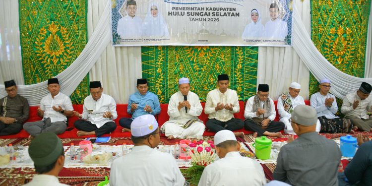 BUPATI DAN WAKIL BUPATI HSS HADIRI SAFARI RAMADHAN PEMKAB HSS DI KECAMATAN PADANG BATUNG