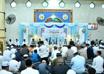 SAFARI RAMADHAN PEMKAB HSS DI SUNGAI RAYA, BUPATI AJAK MASYARAKAT PERKUAT KEPEDULIAN DAN PERSAUDARAAN