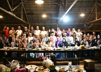 WAKIL BUPATI HSS HADIRI SILATURAHMI DAN BUKA PUASA BERSAMA ALUMNI SMA 1 IDHATA KANDANGAN