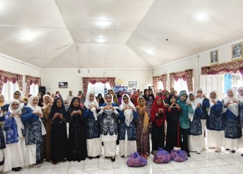 TEBAR KEPEDULIAN RAMADHAN, GOW HSS BAGIKAN 75 PAKET SEMBAKO UNTUK WARGA DAHA