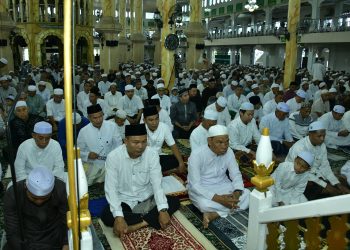 RIBUAN JAMAAH PADATI MASJID JAMI IBRAHIM NAGARA, WABUP HSS IKUT SHALAT IDULFITRI 1447 H