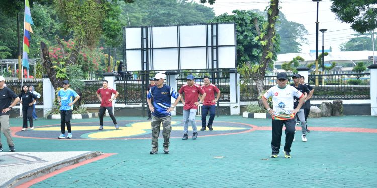 SENAM BERSAMA WARNAI JUMAT PAGI ASN SETDA HSS, PERKUAT KEBUGARAN DAN KEKOMPAKAN