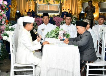 WAKIL BUPATI HSS HADIRI DAN MENJADI SAKSI PERNIKAHAN AJUDAN BUPATI