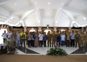 SINERGI MEMBANGUN DESA, WAKIL BUPATI HSS SAMBUT MAHASISWA KKN FISIP ULM DI PENDOPO KABUPATEN