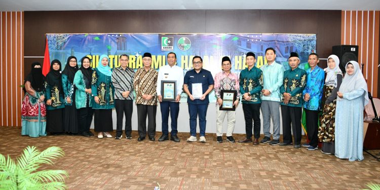 BUPATI HSS HADIRI SILATURAHMI DAN HALAL BIHALAL KAHMI