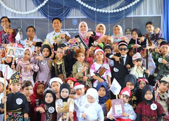 BUNDA PAUD HSS BUKA RESMI DAN JADI JURI LOMBA PERAGAAN BUSANA ANAK TK, SEMARAKKAN HARI KARTINI DAN HARDIKNAS