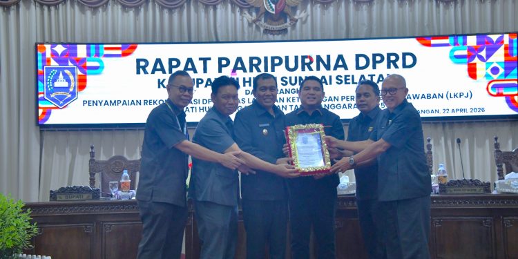 DPRD HSS SAMPAIKAN REKOMENDASI LKPJ 2025, BUPATI TEGASKAN KOMITMEN PERBAIKAN TATA KELOLA