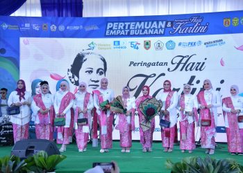 SEMANGAT KARTINI WARNAI PERTEMUAN RUTIN TP PKK SE-KALSEL DI BARITO KUALA