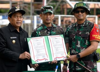 TNI TURUN KE DESA: BUPATI HSS DAN DANDIM 1003 KOMPAK BUKA TMMD KE 128