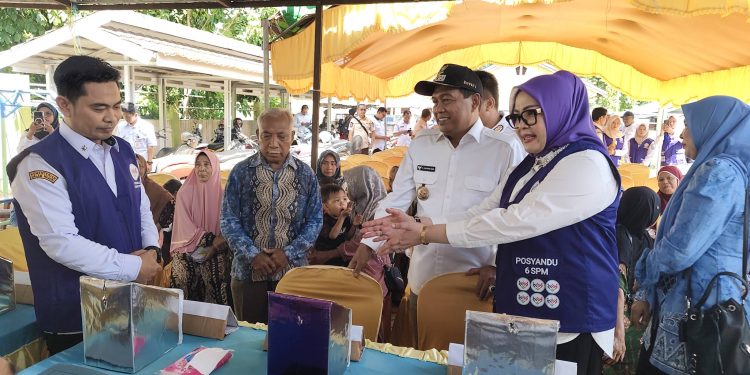 BUPATI HSS TINJAU POSYANDU SERENTAK, PERKUAT TRANSFORMASI LAYANAN BERBASIS 6 SPM