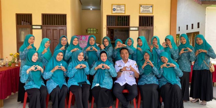 PERKUAT KARAKTER BANGSA DI ERA DIGITAL, POKJA I TP PKK HSS INTENSIFKAN PEMBINAAN PAAREDI DI GAMBAH DALAM