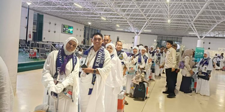 JEMAAH HAJI KLOTER 12 KAB. HSS TIBA SELAMAT DI JEDDAH