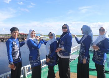 TP PKK KABUPATEN HSS SUSUR SUNGAI KE WISATA KALANG HADANGAN, AJAK MASYARAKAT NIKMATI KEINDAHAN DESTINASI HULU SUNGAI SELATAN