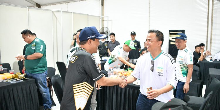BUPATI DAN KETUA TP PKK KAB. HSS HADIRI KEJURNAS BANUA RALLY 2026, DUKUNG PRESTASI ATLET OTOMOTIF BANUA KALIMANTAN SELATAN