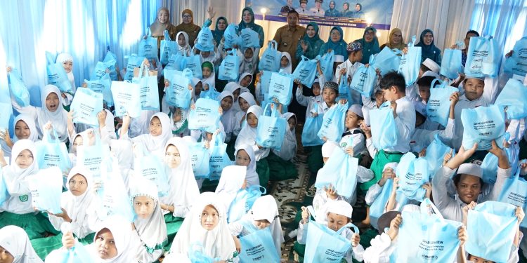 TP PKK HSS DORONG GEMAR MAKAN IKAN DAN PENGUATAN POKDAKAN UNTUK WUJUDKAN KELUARGA SEHAT DAN SEJAHTERA