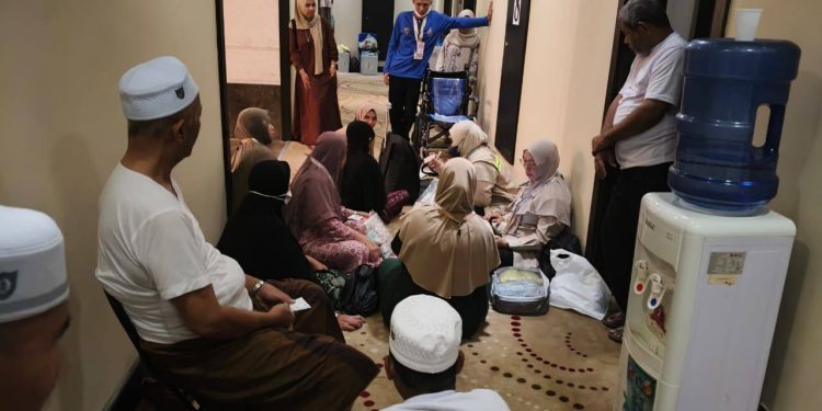JELANG ARMUZNA, PETUGAS KESEHATAN KLOTER BDJ 12 HSS INTENSIF PANTAU KONDISI JEMAAH