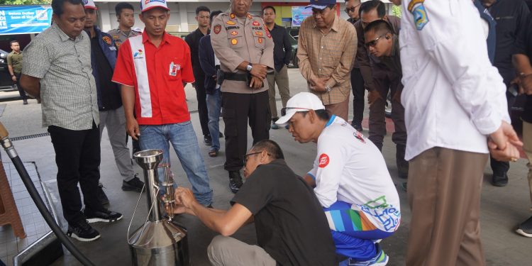 PEMKAB HSS BERSAMA FORKOPIMDA SIDAK SEJUMLAH SPBU, PASTIKAN STOK DAN DISTRIBUSI BBM BERSUBSIDI AMAN