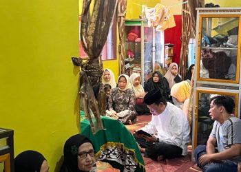 WABUP HSS BERSAMA KETUA GOW HSS MELAYAT KE RUMAH DUKA DI DESA PAGANDINGAN