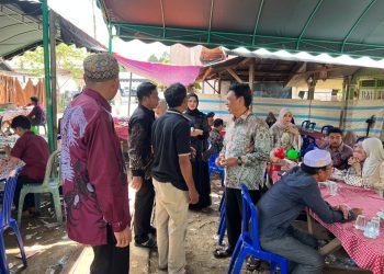 WABUP HSS BERSAMA ISTERI DAN KELUARGA HADIRI RESEPSI PERNIKAHAN WARGA DI BALAH PAIKAT DAN HAMAK TIMUR