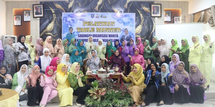 GOW HSS PERKUAT KAPASITAS PEREMPUAN LEWAT PELATIHAN TABLE MANNER, CETAK SDM BERETIKA DAN PROFESIONAL