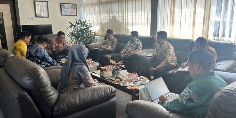 WABUP HSS PIMPIN RAPAT LANJUTAN PEMEKARAN DESA, DORONG PENINGKATAN PELAYANAN MASYARAKAT