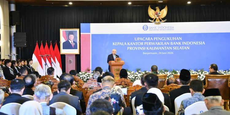 SEKDA HSS HADIRI PENGUKUHAN KEPALA PERWAKILAN BANK INDONESIA PROVINSI KALIMANTAN SELATAN