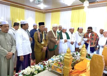HADIRI HAUL DATU BAJAYAU DI DAHA BARAT, WAKIL BUPATI HSS SEKALIGUS TINJAU PROYEK JALAN STRATEGIS