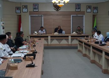 DORONG OPTIMALISASI KEUANGAN DAERAH, BUPATI DAN WABUP HSS GELAR RAPAT PERCEPATAN ANGGARAN