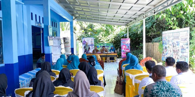 POSYANDU FLAMBOYAN GAMBAH LUAR JADI LOKASI STUDI TIRU DUA POSYANDU DARI KECAMATAN HALONG