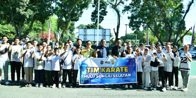 BUPATI HSS LEPAS KONTINGEN FORKI MENUJU KEJUARAAN KARATE SHUKAIDO BORNEO II SE-KALIMANTAN