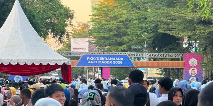 SEMARAK HKG PKK NASIONAL KE-54, TP PKK HULU SUNGAI SELATAN TUNJUKKAN KEKOMPAKAN DALAM JALAN SEHAT ANTI MAGER