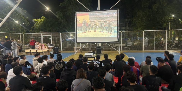 WAKIL BUPATI HSS NOBAR FINAL PIALA DUNIA 2026 BERSAMA RATUSAN MASYARAKAT, SEMARAKKAN KEBERSAMAAN DI LAPANGAN LAMBUNG MANGKURAT