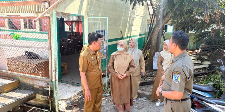DEMI KENYAMANAN BELAJAR SISWA, WABUP HSS MINTA REHABILITASI SDN TUMBUKAN BANYU DIPERCEPAT