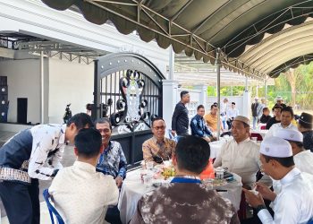 BUPATI DAN WAKIL BUPATI HSS HADIRI TASYAKURAN AQIQAH PUTERA KEDUA ANGGOTA DPRD HSS