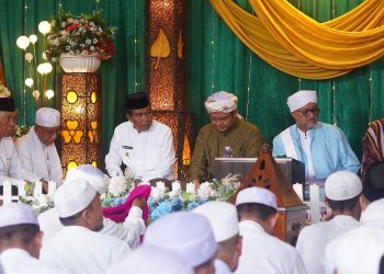 BUPATI DAN WAKIL BUPATI HSS HADIRI HAUL KE-94 AL-HABIB IBRAHIM AL-HABSYI DI NAGARA