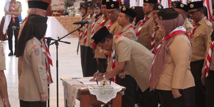 BUPATI HSS DILANTIK SEBAGAI KETUA MABICAB GERAKAN PRAMUKA HULU SUNGAI SELATAN