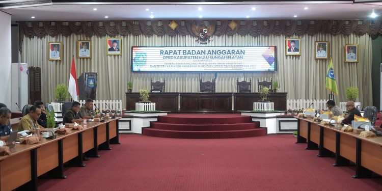 RAPAT BANGGAR DPRD HSS BAHAS RANCANGAN KUA-PPAS 2027 : TARGETKAN PENINGKATAN PAD DAN PENAJAMAN PROGRAM PRIORITAS