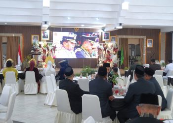 BUPATI DAN FORKOPIMDA HSS SAKSIKAN UPACARA DETIK-DETIK PROKLAMASI DI ISTANA MERDEKA SELEPAS GELARAN UPACARA DI LAPANGAN LAMBUNG MANGKURAT