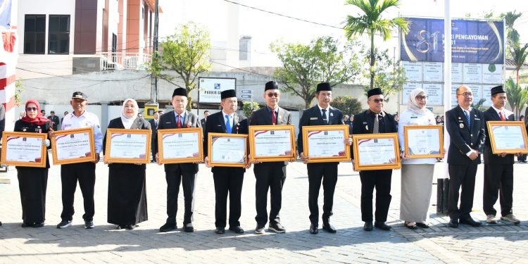 KOMITMEN TATA KELOLA HUKUM TERBUKTI, PEMKAB HSS BORONG EMPAT PENGHARGAAN PADA HARI PENGAYOMAN KE-81 TAHUN 2026