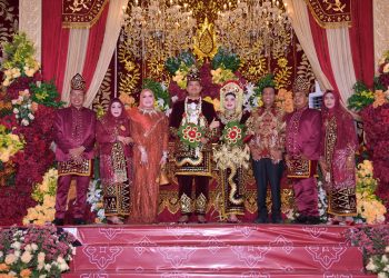 BUPATI HSS HADIR DI HARI BAHAGIA PERNIKAHAN PUTRI WAKIL BUPATI