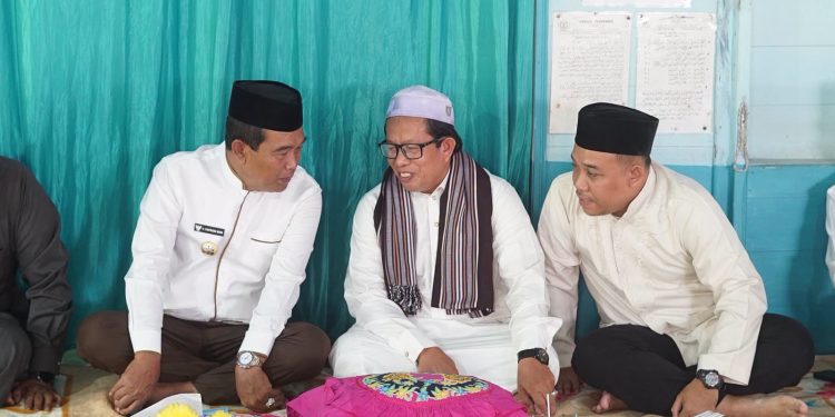 BUPATI HSS HADIRI PERINGATAN MAULID NABI MUHAMMAD SAW DI LANGGAR DARUL HUDA
